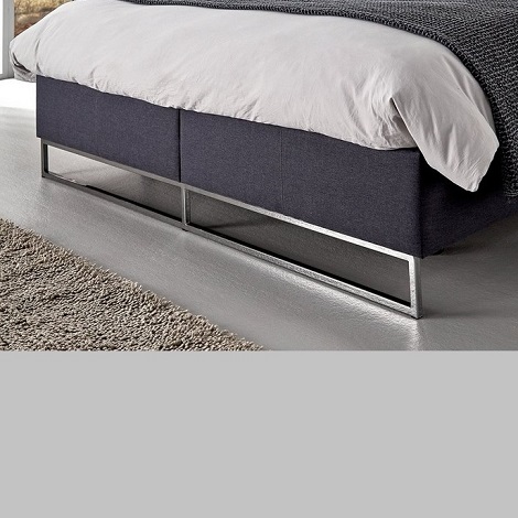 Tempur Relax bed met design poot Runner, chroom kleur of zwart