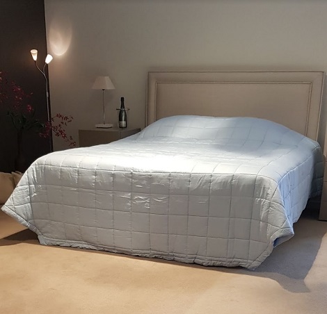 Sprei licht blauw, satijn, 300x300 opruiming, sale